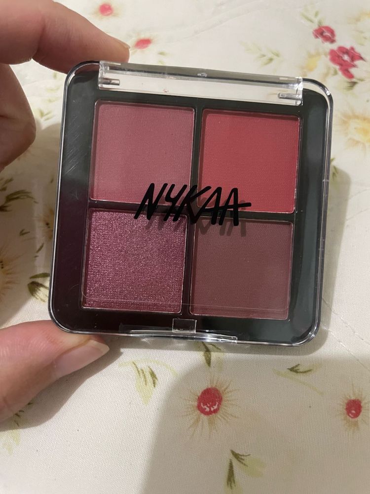 Nykaa Quad Eyeshadow Palette - Wine And Dine