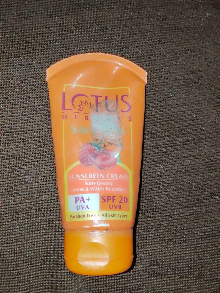 Lotus Herbals Sunscreen SPF 20
