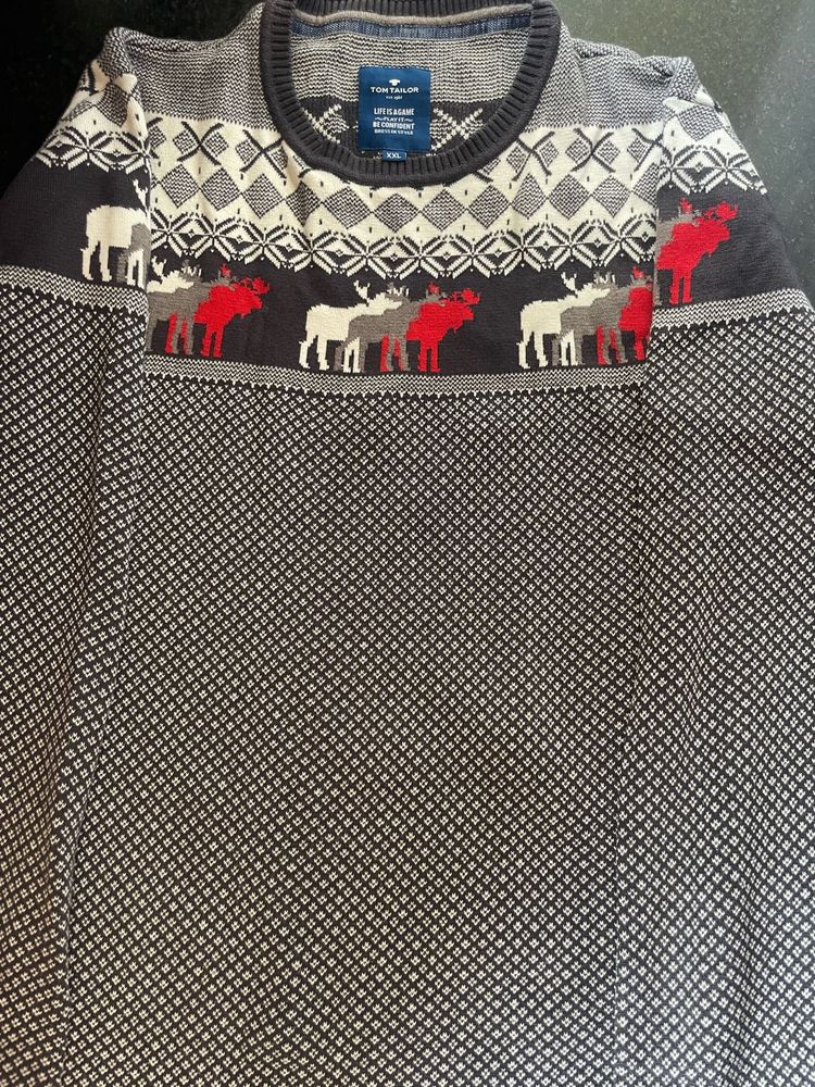 UNISEX BRANDED SWEAT TSHIRT