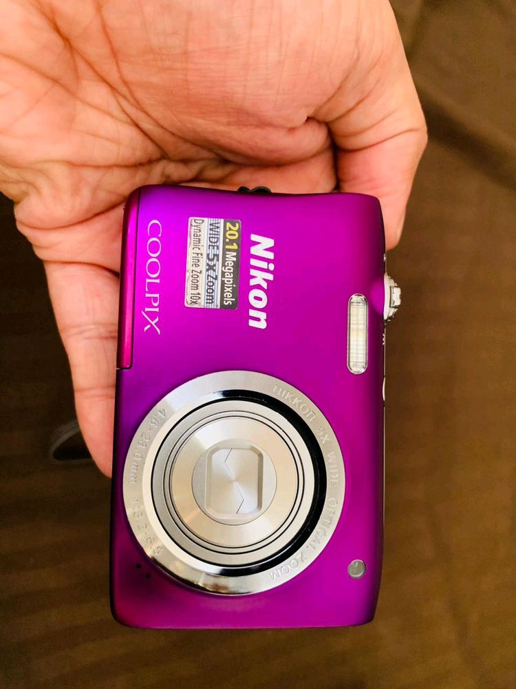 Urgently Selling Nikon Camera - Lost Cable