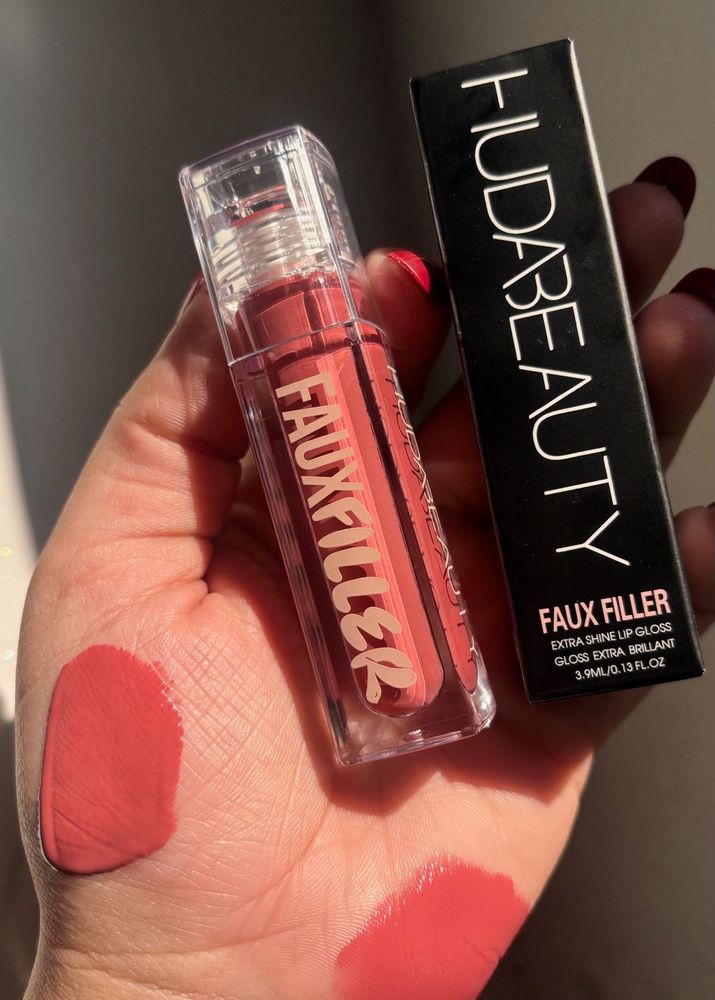 Huda Beauty Faux Filler Lipgloss