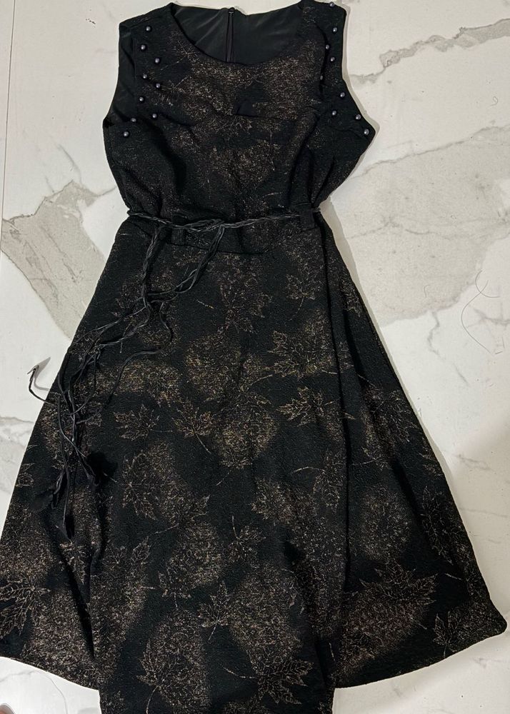 Elegant Black Leaf Print Dress