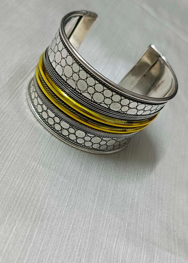 Unique Handcuff bracelet!