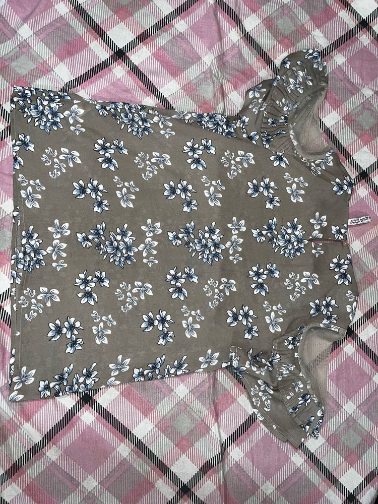 Floral Print Ruffle Sleeve Top