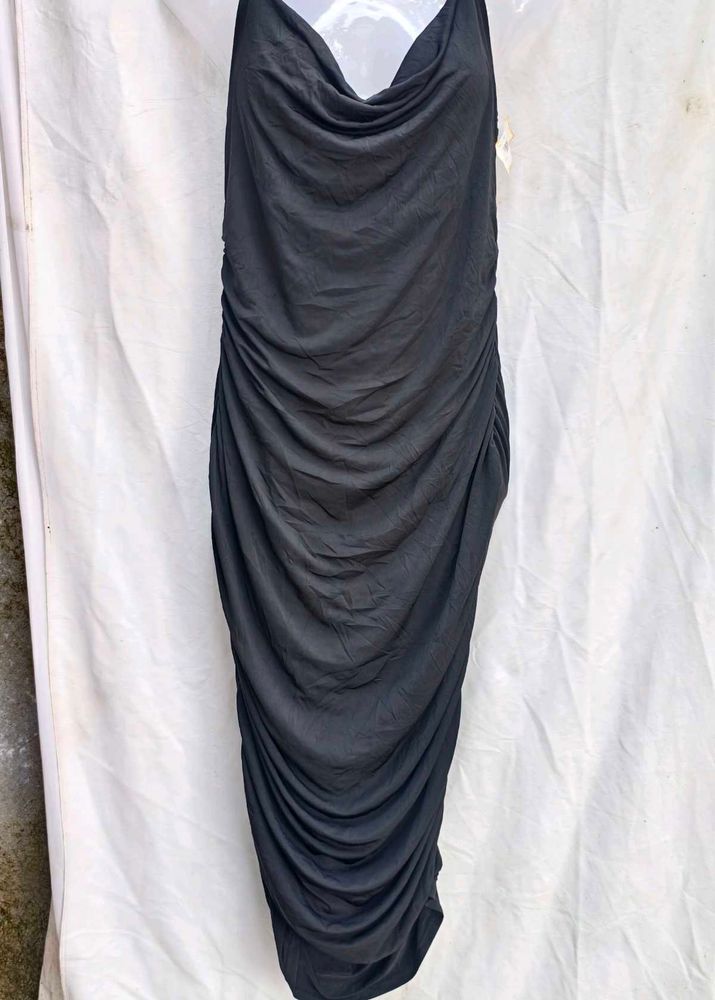 I. Chic Black Midi Bodycon Dress