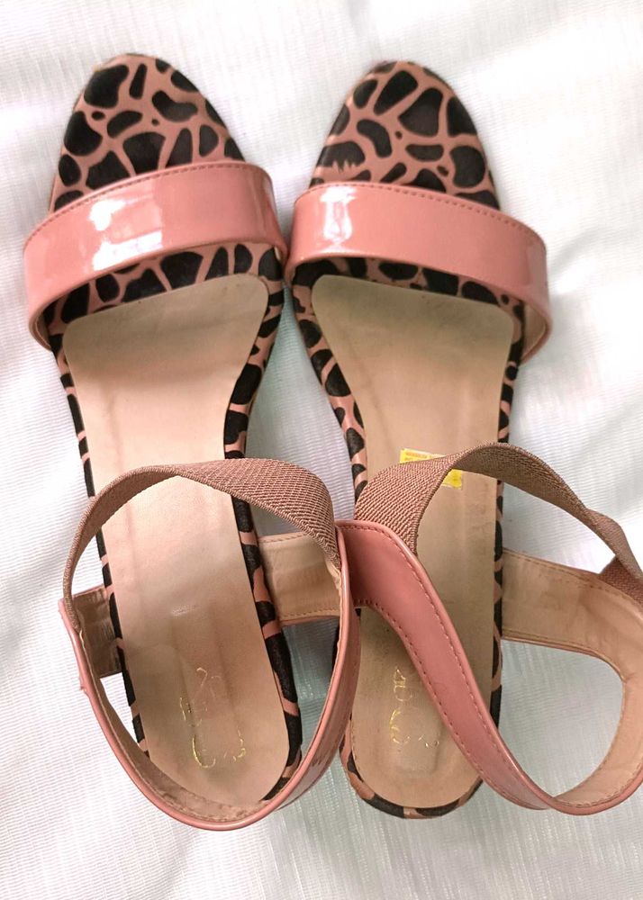 Peach Tiger Print Party Heels 👠