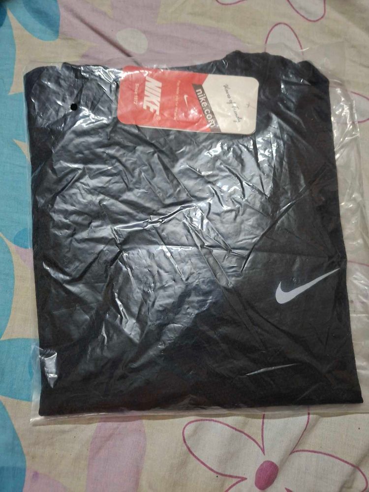 Nike T-Shirt