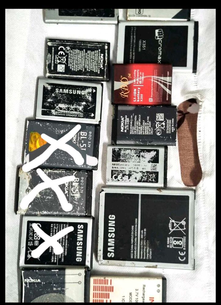 Mixed Lot of Phone Batteries. Quantity 11