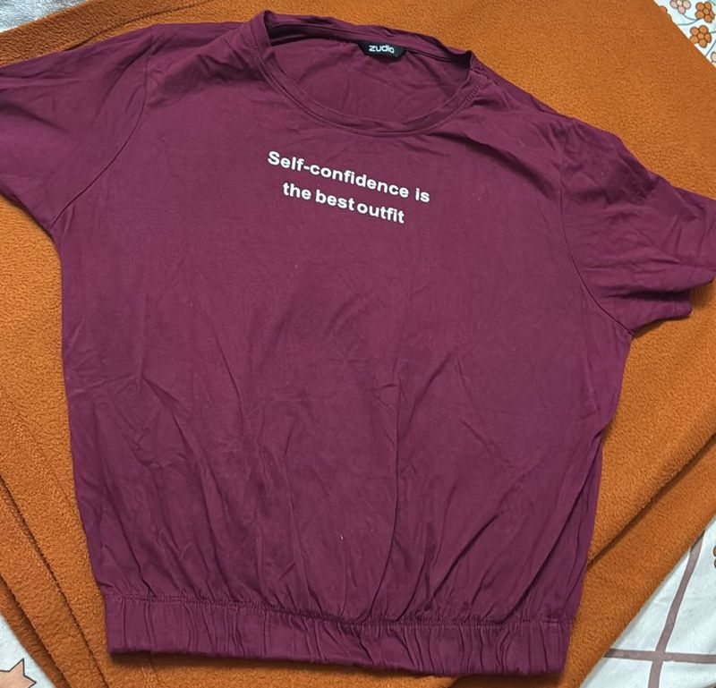 Round Neck T-shirt With Elastic Edges