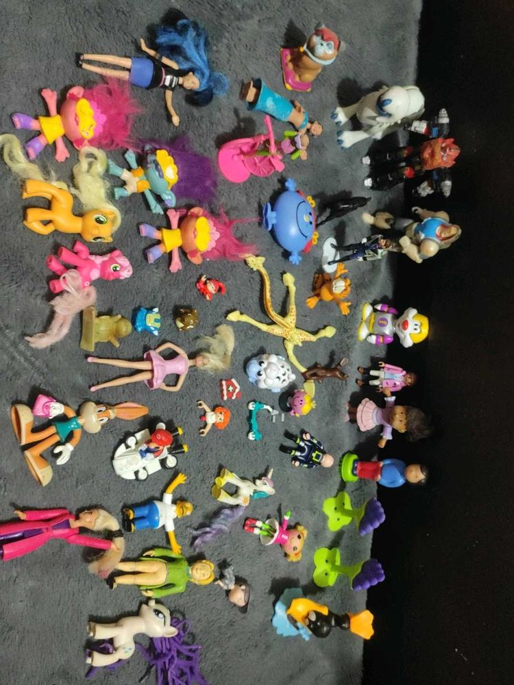 33 Set Miniature Toys