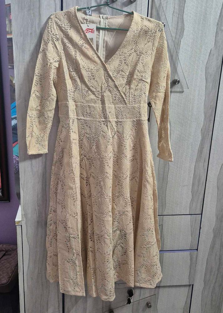 Elegant Lace Midi Dress