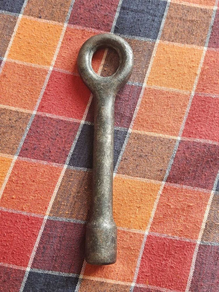 Tata Tow Hook