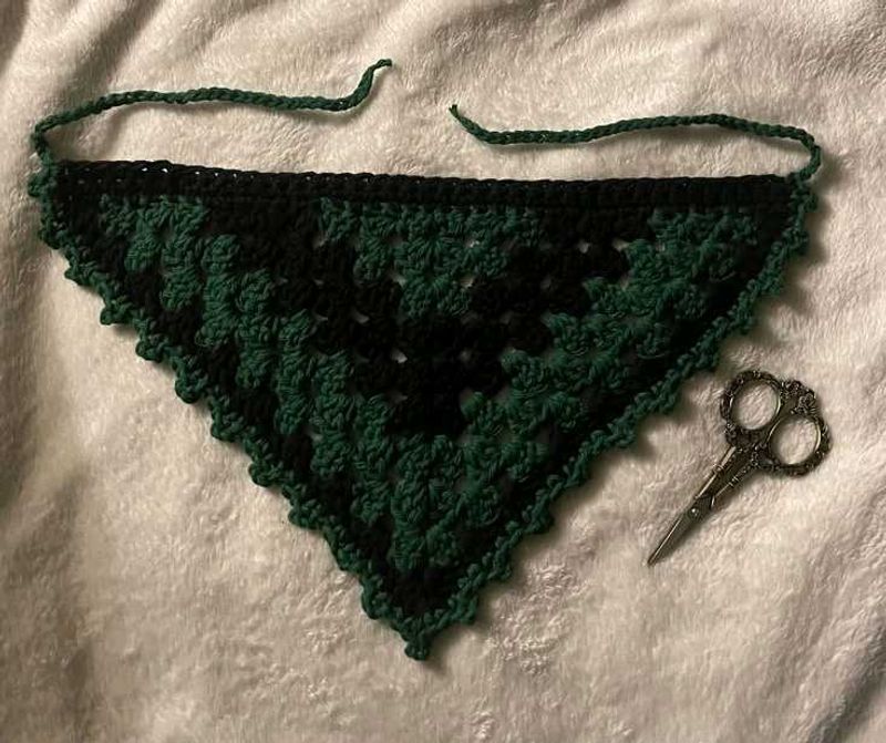 Crochet Bandana - Green &amp; Black