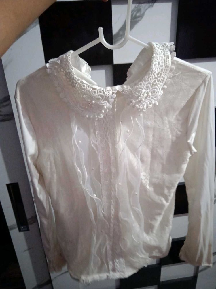 Elegant White Pearl Lace Top💗