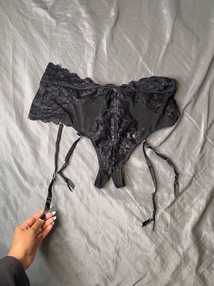 Lace Detail Garter Panty