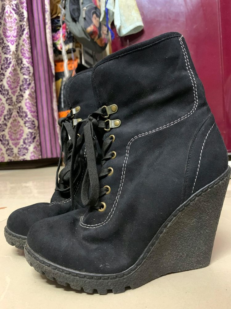 Black Wedge Lace-Up Boots
