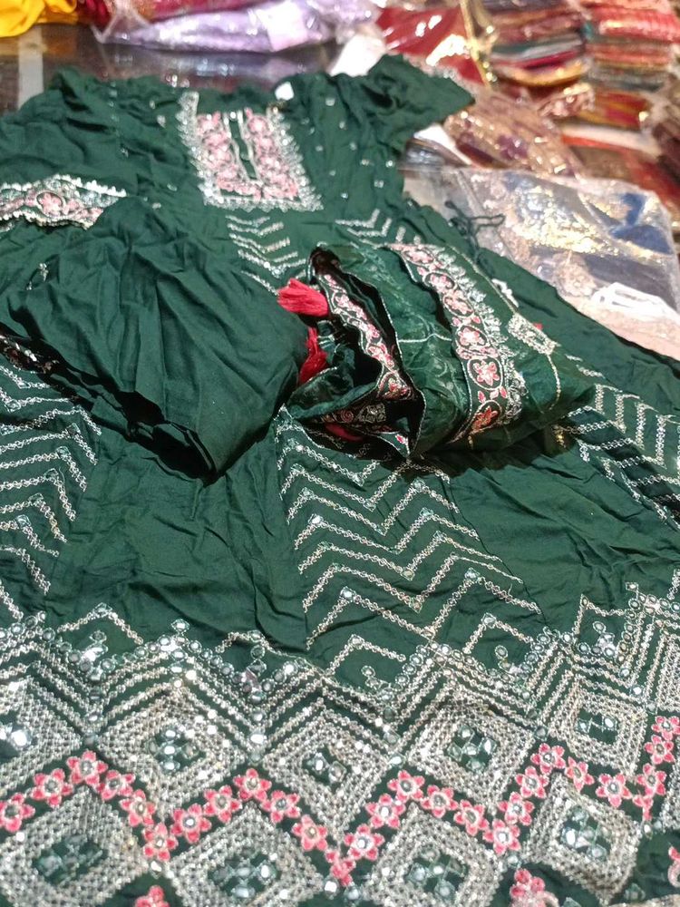 Embroidered Green Kurta Set