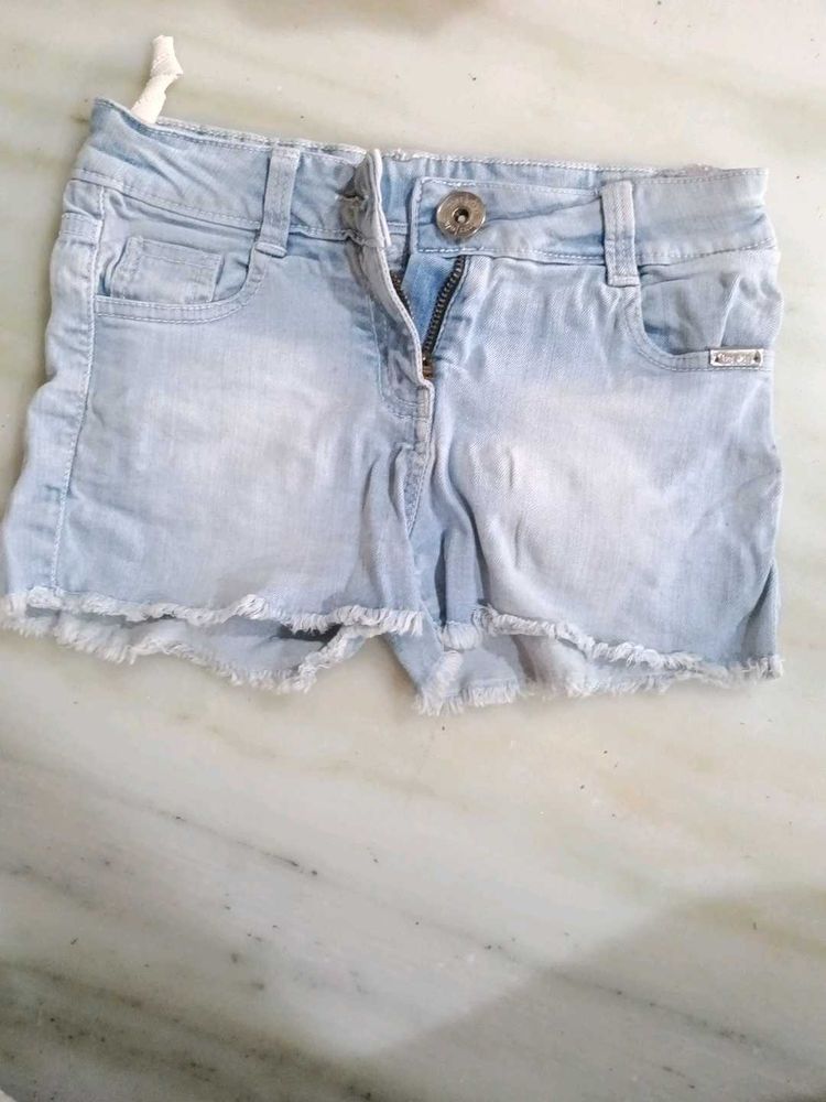 Girl&#39;s Denim Fray Shorts