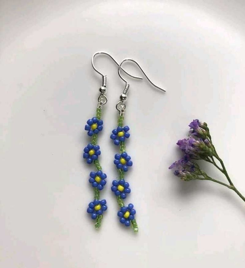 Daisy Beaded Dangle Earrings🤐