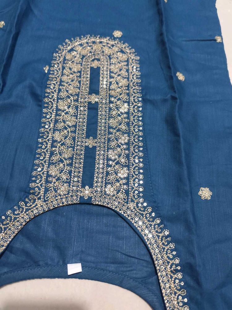 Elegant Blue Embroidered Kurta And Pant XS Size