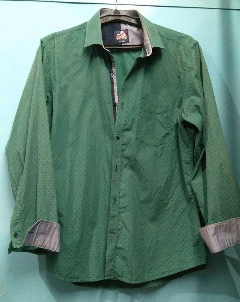 GIVO Green shirt