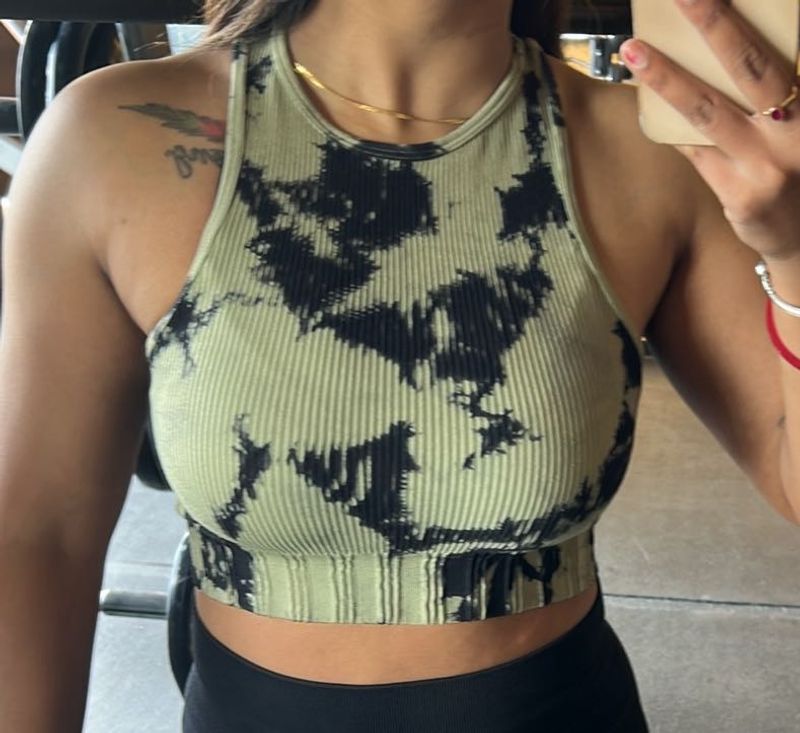 gym top