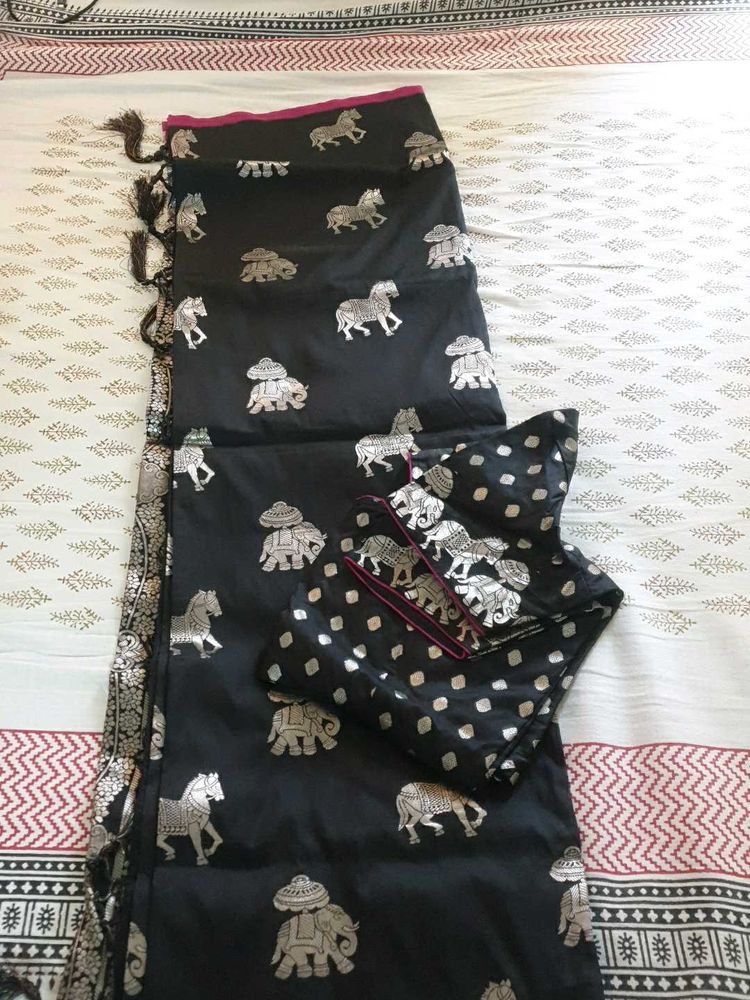 Stylish Black Saree