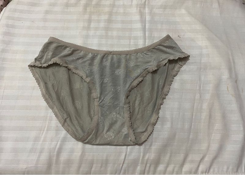 Women&#39;s Beige Briefs