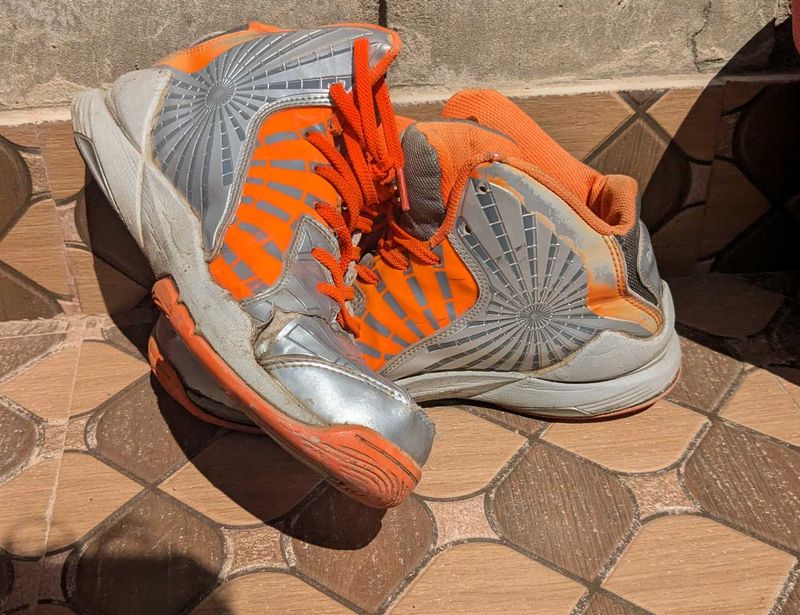 Nivia Orange Sneakers – Size 8