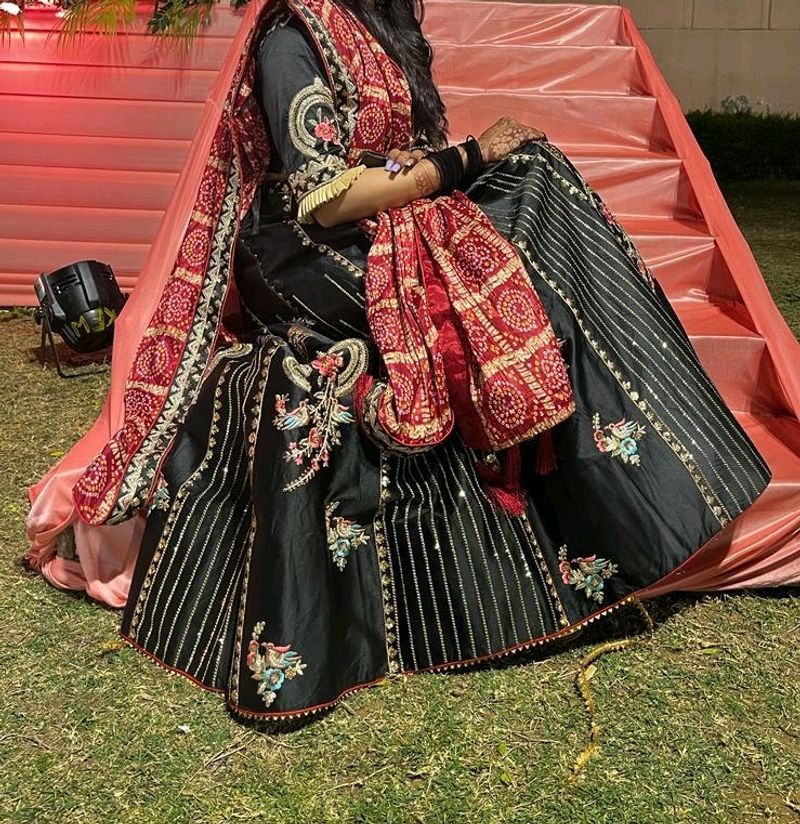 Black lehenga With Chunri Print dupatta
