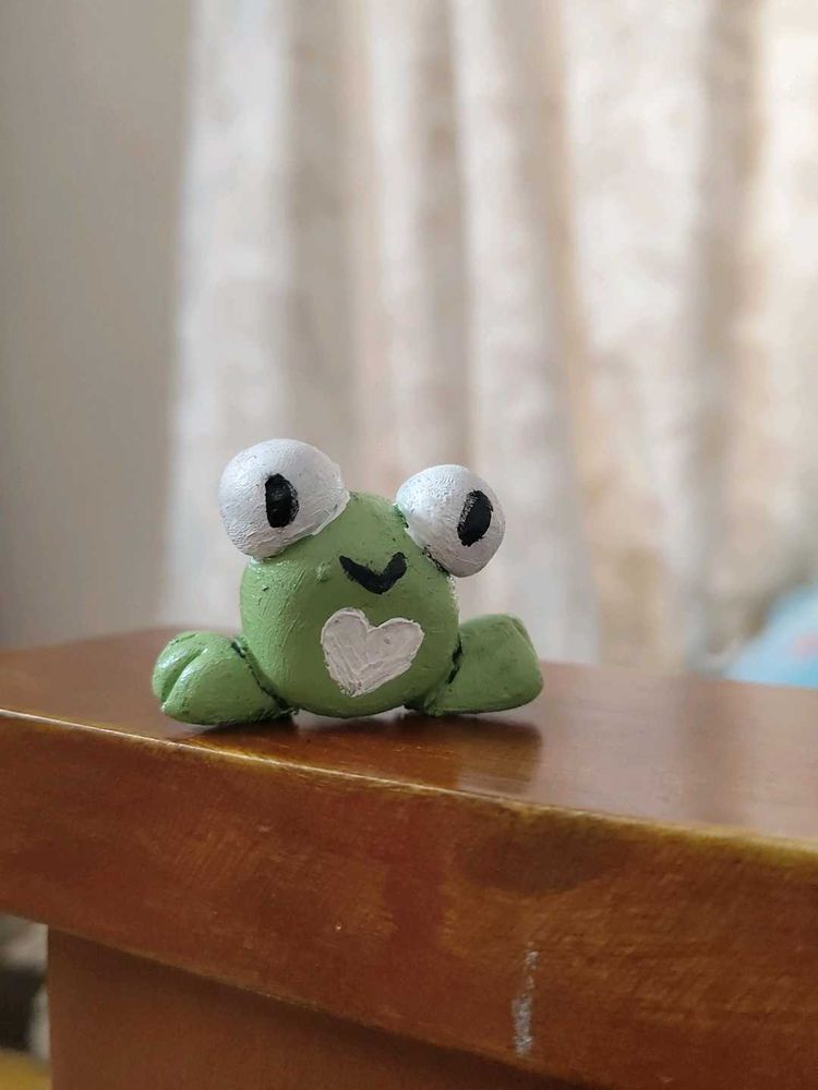 Clay Frog 🐸 Desk Buddy 💚