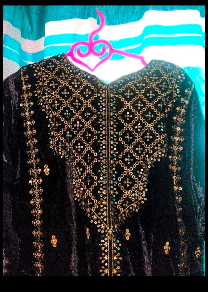 Elegant Embroidered Kurta