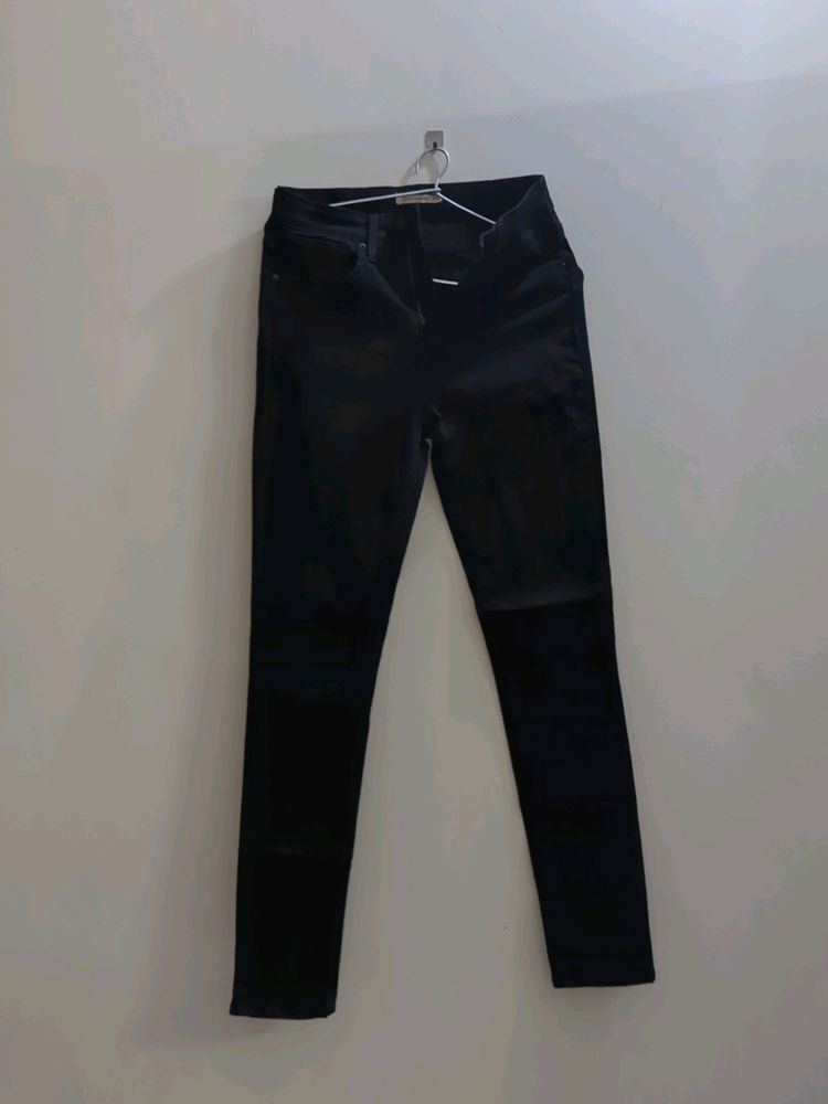 Women&#39;s Jeans