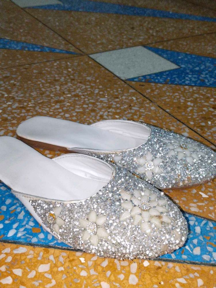 It Is Ethnic Indian Footwear💖