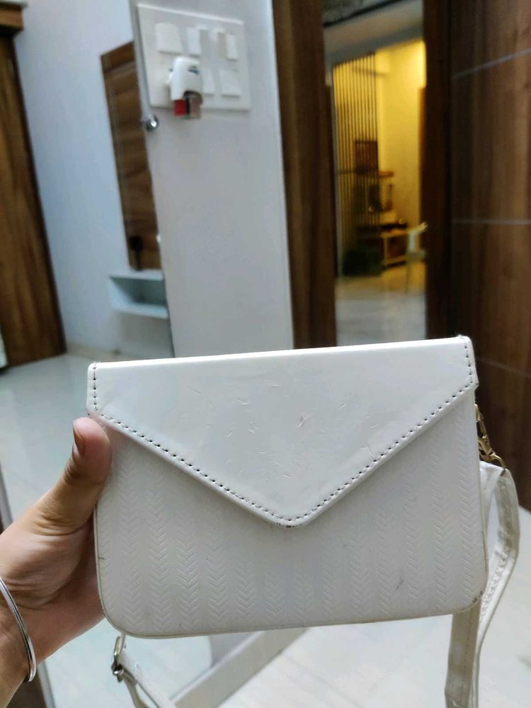 White Shoulder Bag With Chevron Texture