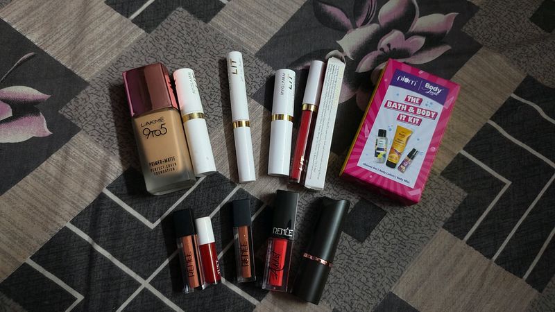 5lipstick+3 lipgloss+1 foundation ....