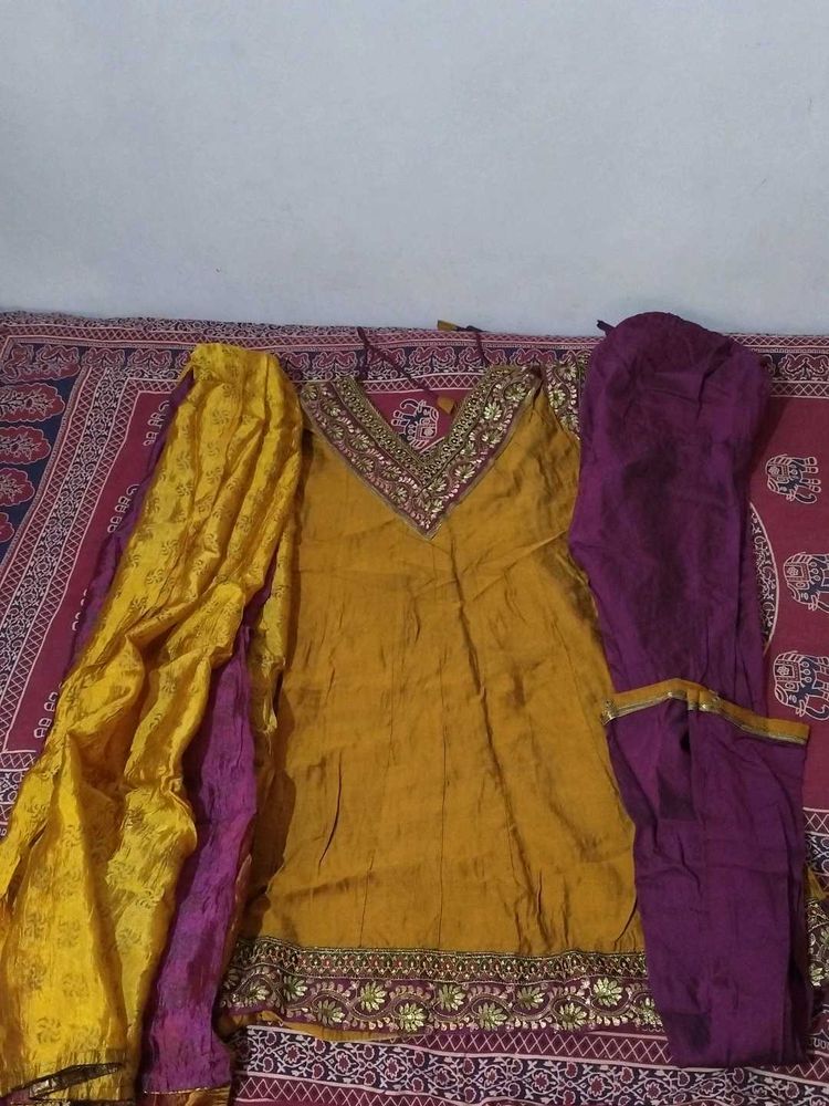 Elegant Ethnic Salwar Suit Set