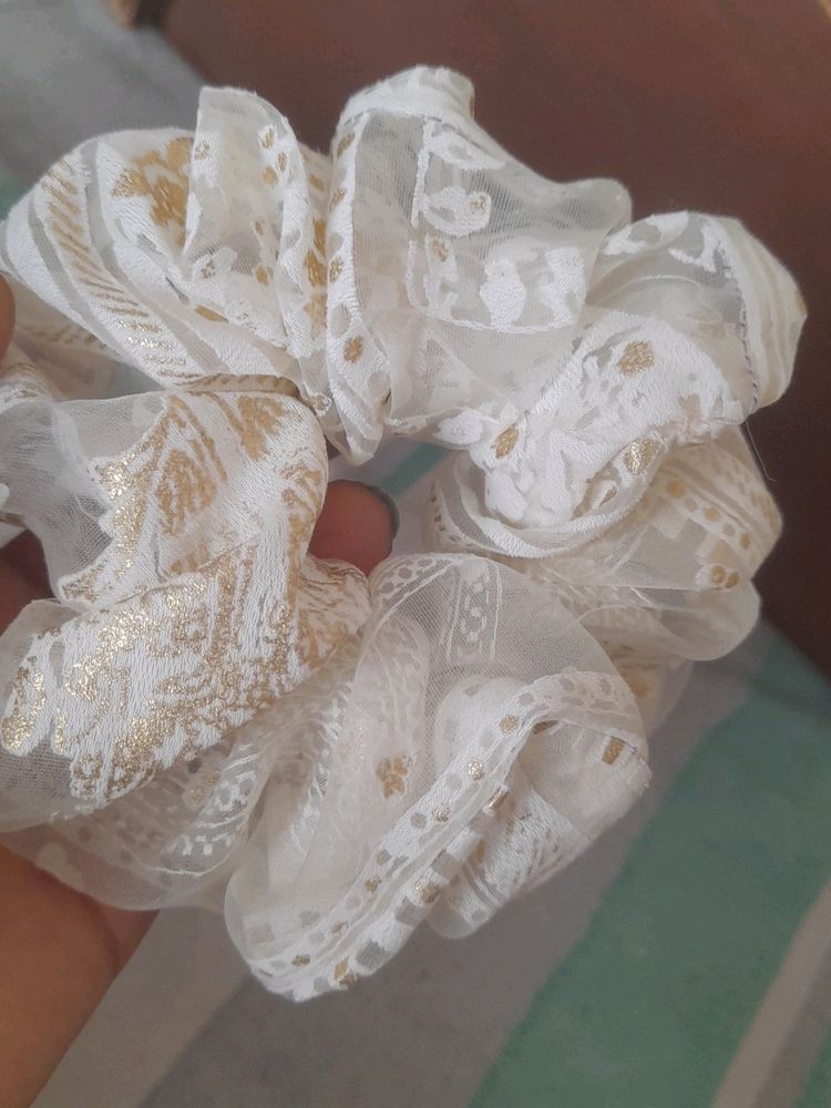 Set Of 1 Medium Size Hair Scrunchies