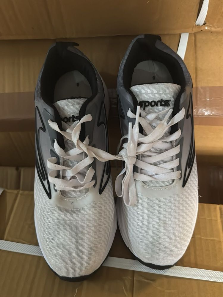 Sports Shoes