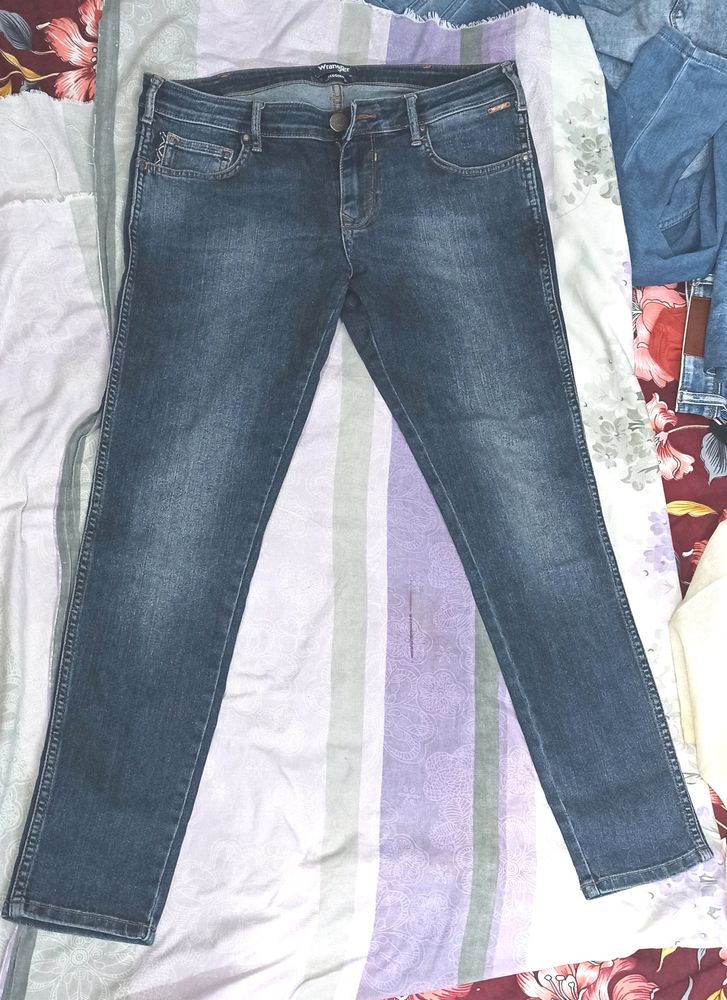 Men&#39;s jeans