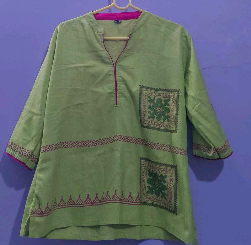Green Embroidered Kurta