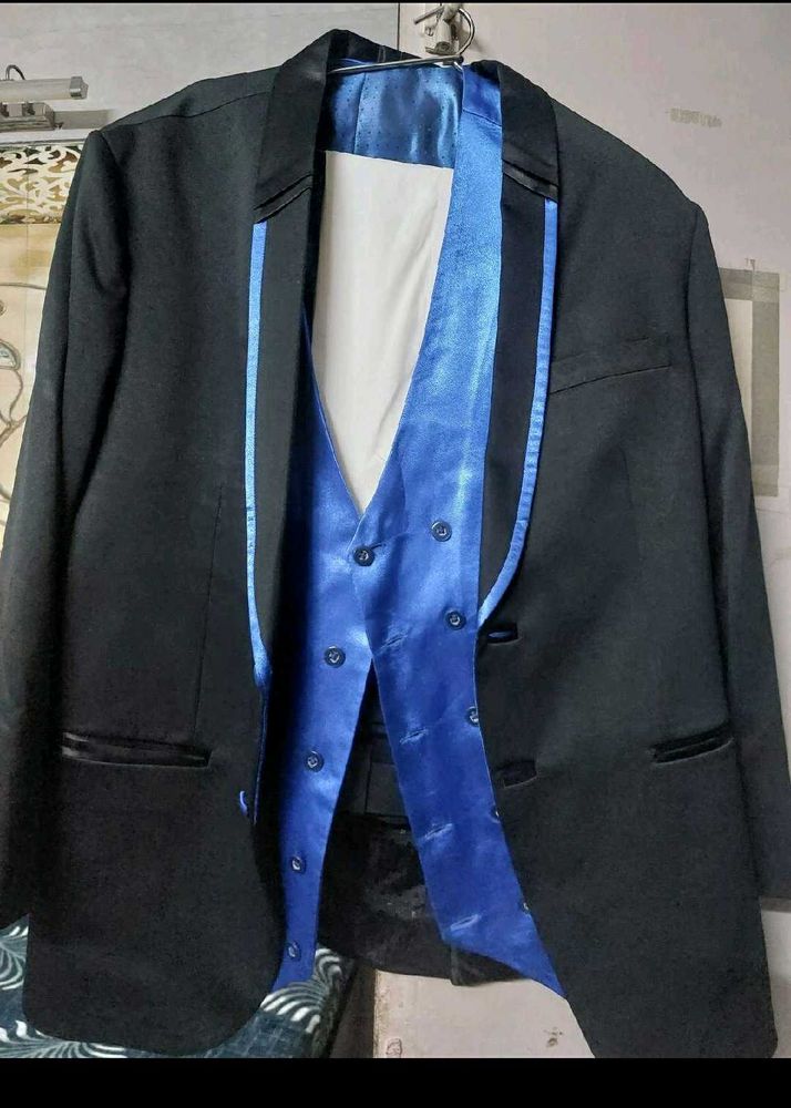 Men&#39;s Black Suit &amp; Vest