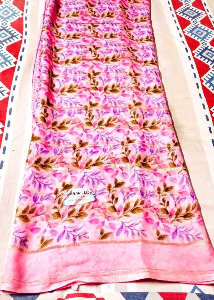 Elegant Pink Floral Saree2