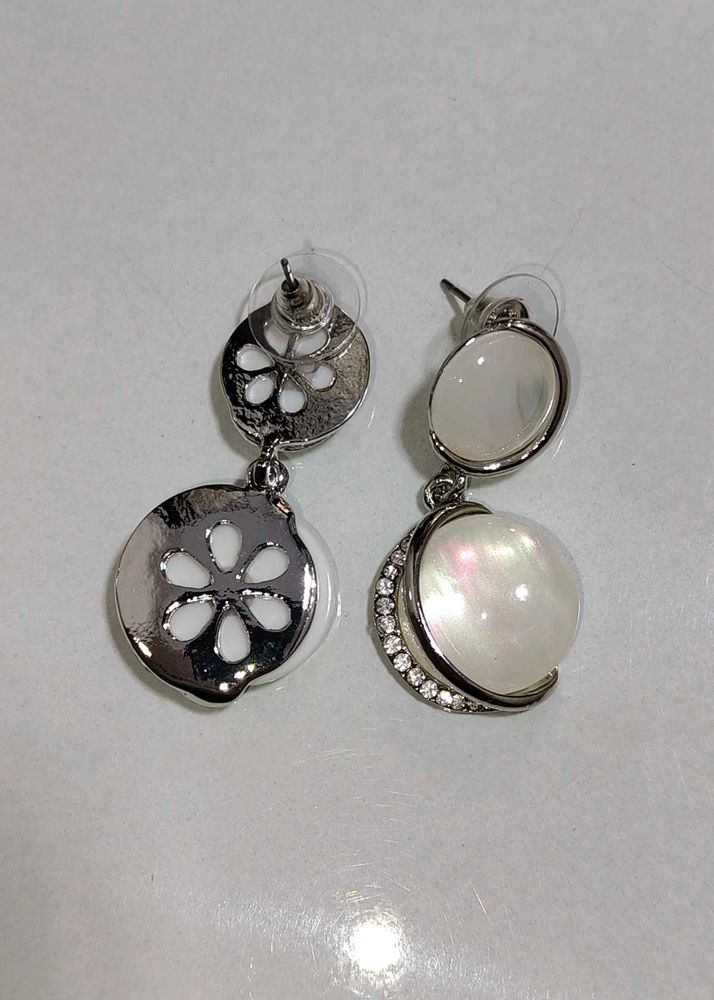 Oval Shaped Elegant Earrings