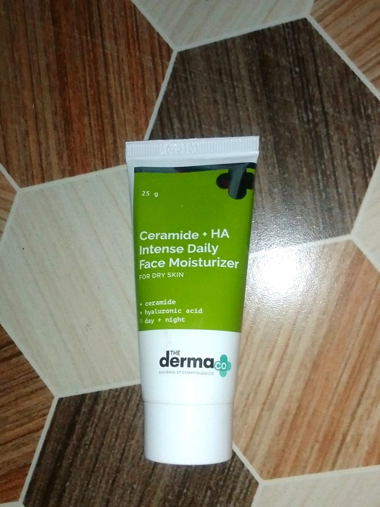 Combo Pack Of Derma Co Moisturizer And Plum Hair Mask A