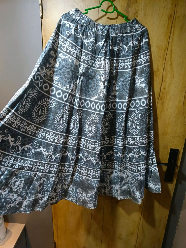 Black And White Long Skirt 33