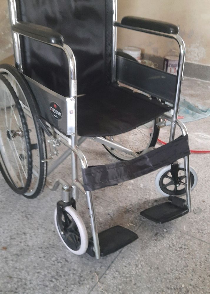 Brand New, UNUSED, MEDIVA WHEELCHAIR