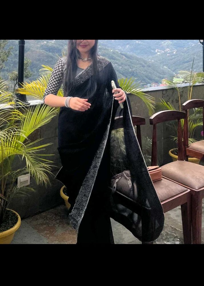 Self Design Bollywood Georgette Saree