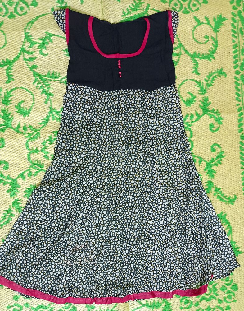 Trendy Kurti/Top For Sale (All Over Black And Gold