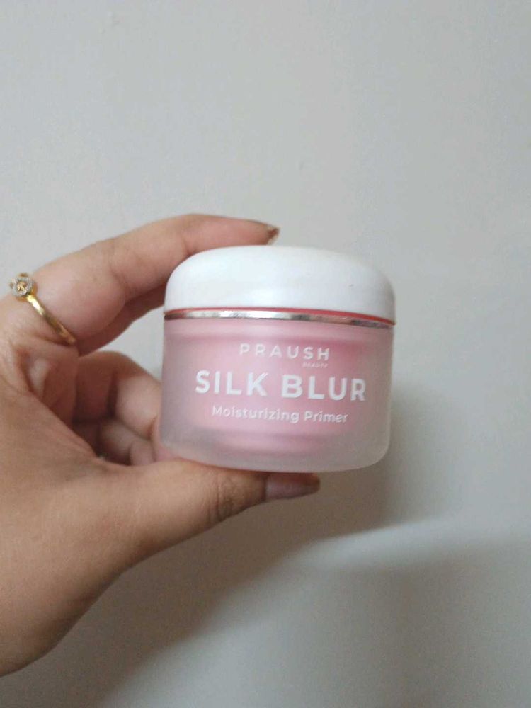 Praush Silk Blue Primer